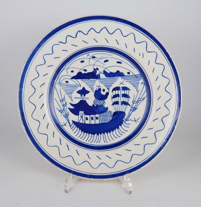 3 Pratos antigos em faiança antiga - Miragaia