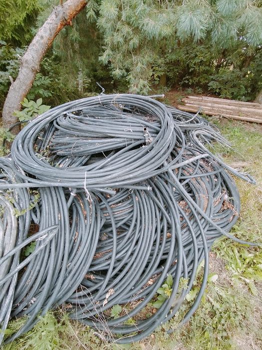 Sprzedam rury plastikowe do podlewania z kroplownikami