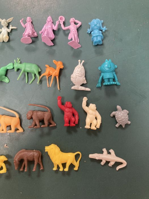 Brinquedo Conjunto 62 Figuras, Dunkin, Raja, Disney e outros