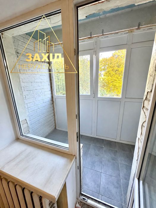 Трикімнатна біля ТЦ «Гостинець» 2 поверх, пр. Молоді