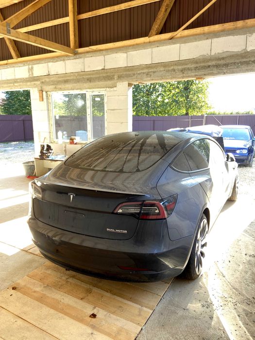 Запчастини Tesla Розбір S 3 X Y Garage Performance