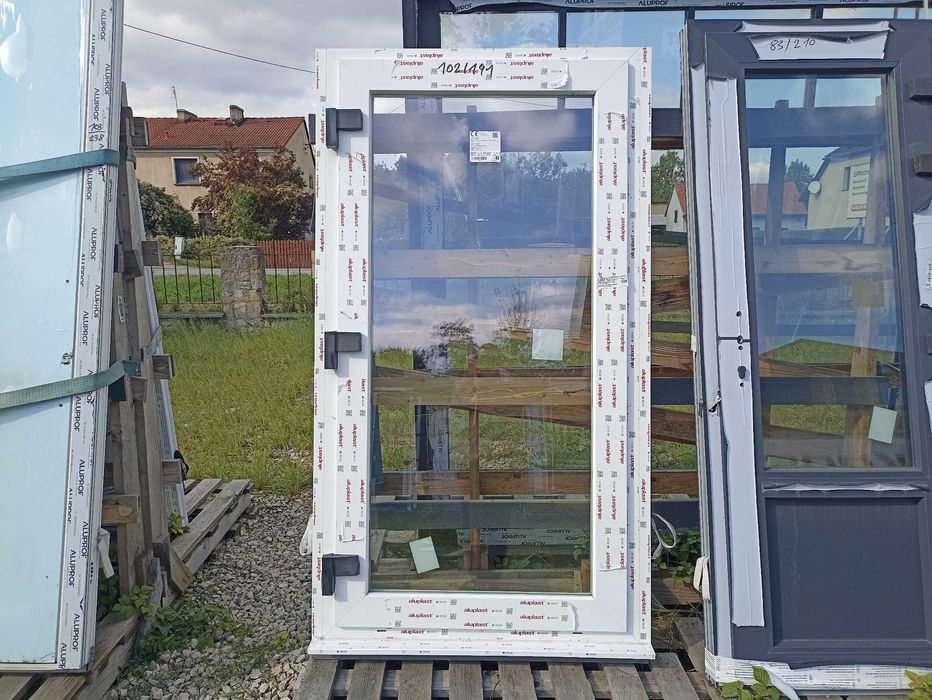 Okno balkonowe pcv 102/191 białe na zewnątrz otwierane