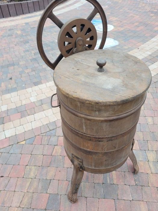 Stara masielnica korbowa