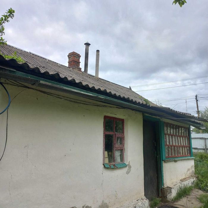 Продам газифицированный дом. Юрьевка, центр. Участок 25 соток