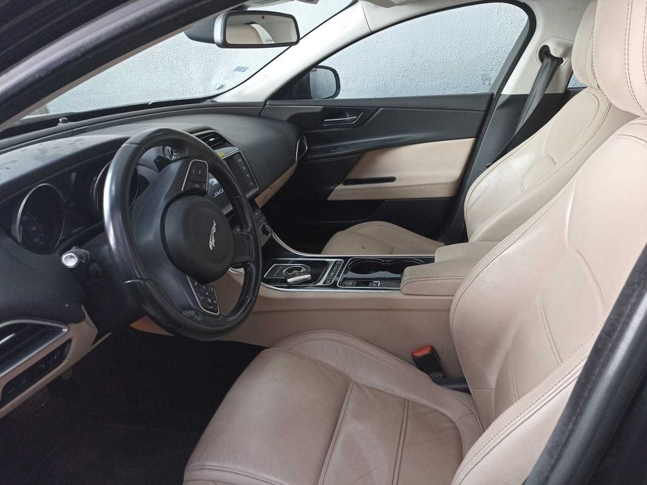 Jaguar XE — fotografia 7