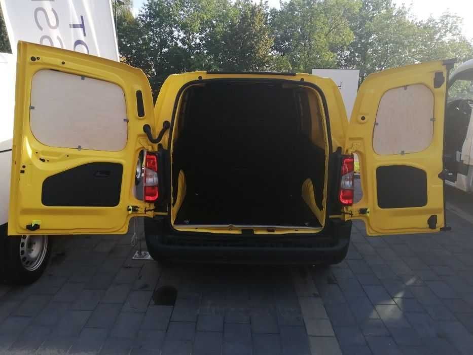 Citroen Berlingo L2H1-Zabudowa przestrzeni ładunkowej