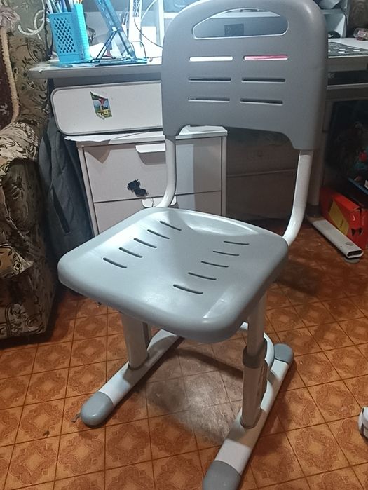 Дитячий стілець FanDesk