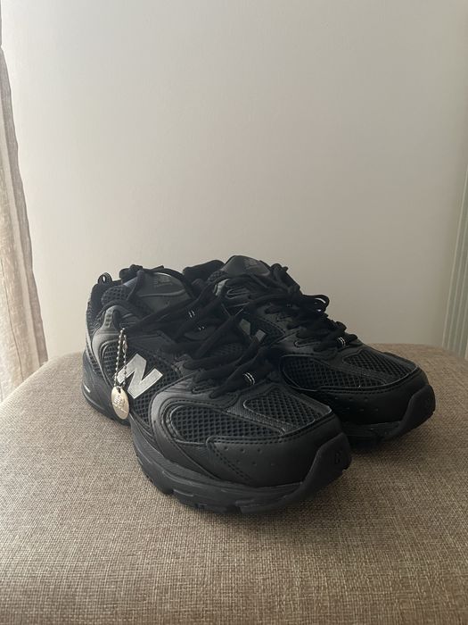 New Balance 530 Pretas
