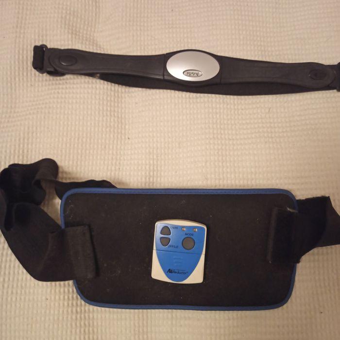 Two Abdominal Exercise Devices64286045603201120