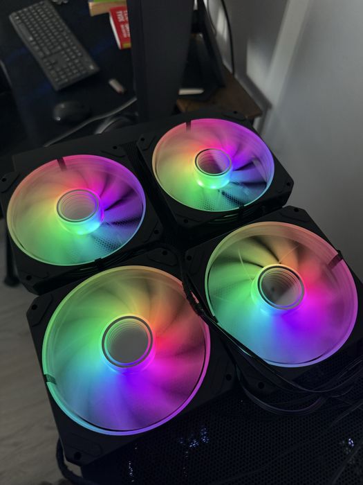 4 Ventoinhas ARGB com controladora