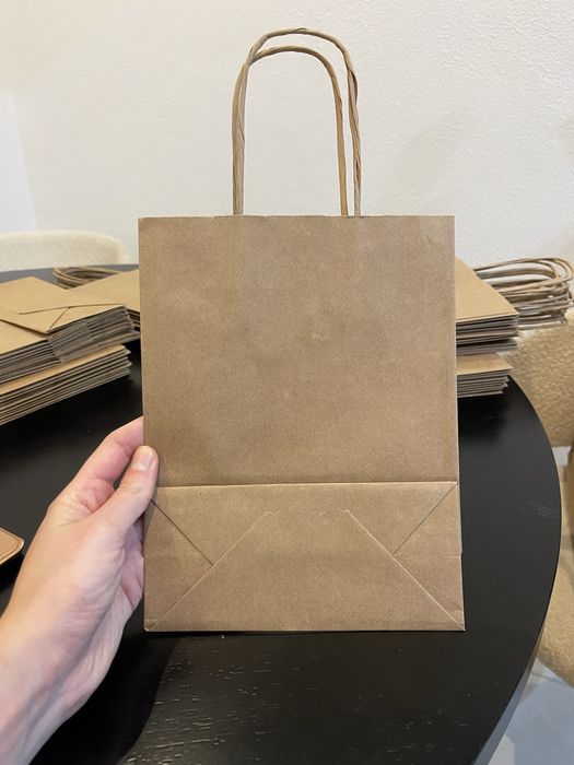 Sacos nunca usados em papel