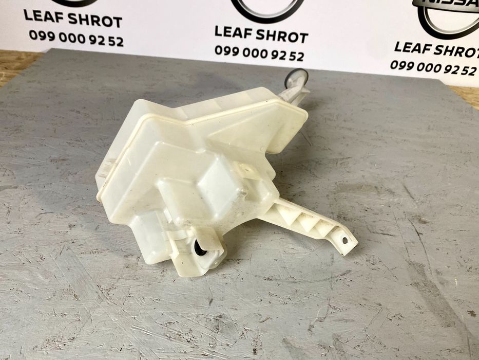 Бачок склоомивача Nissan Leaf бачок омивайки Нісан Ліф шрот Лиф 11-25