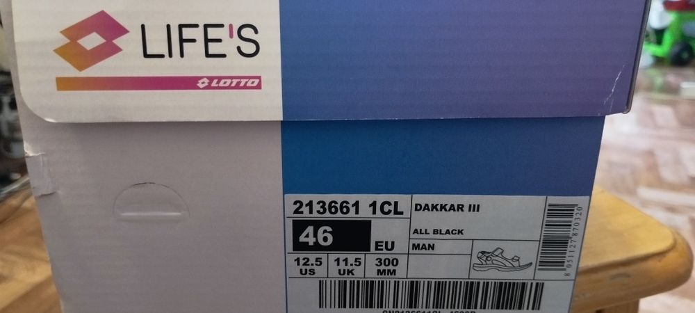 Сандалії Lotto DAKKAR III чорні ,46р,30см

Матері