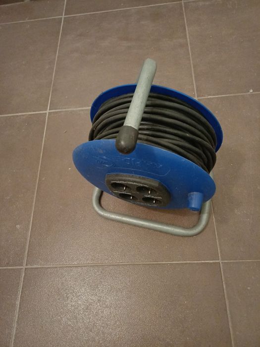 extensão elétrica de 50m com enrolador