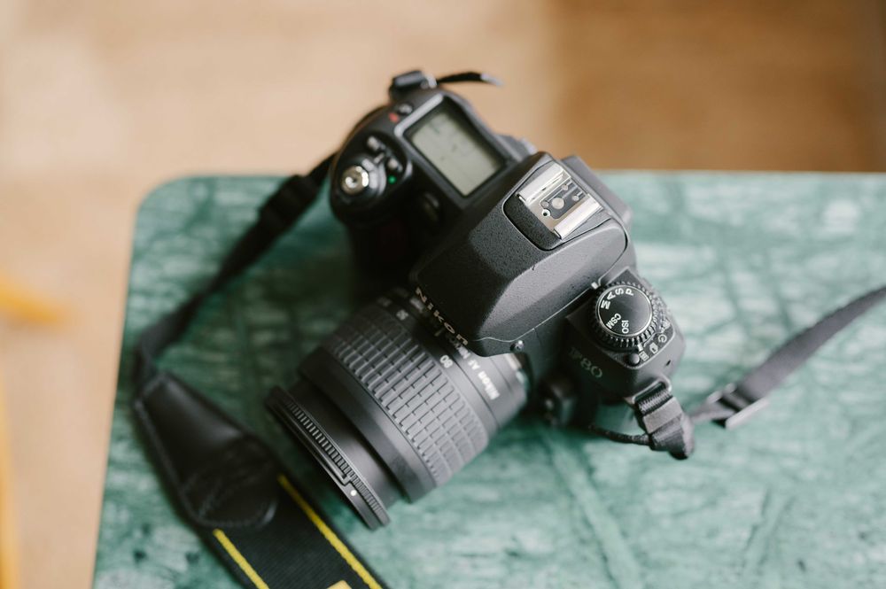 Nikon F80 + Nikkor 28-80mm f/3.3-5.6