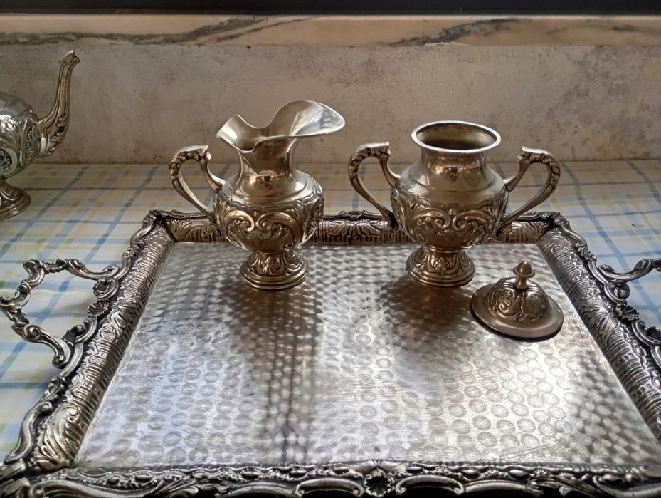 Conjunto de Chá/Café Antigo em Estanho / Metal Prateado – Decorativo