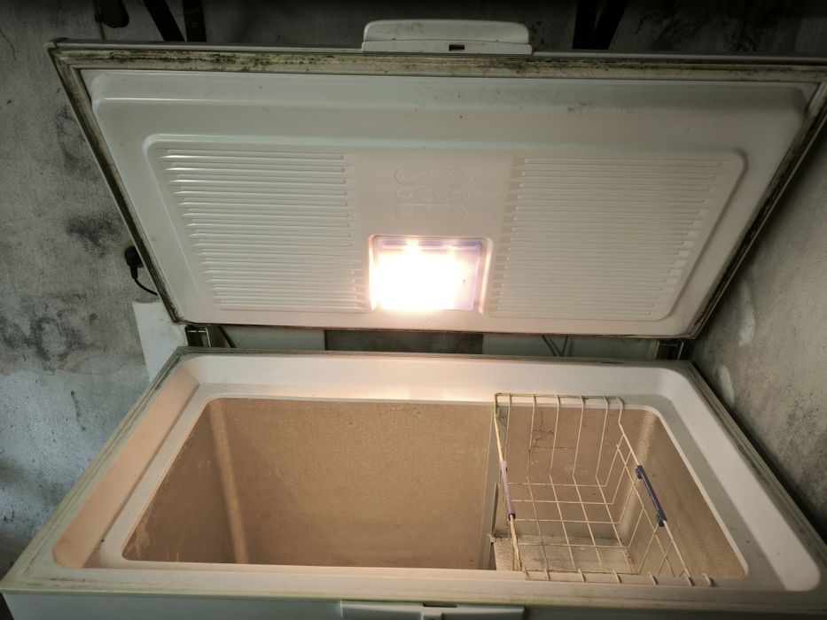 Arca congeladora horizontal Whirlpool 230L (6° sentido)
