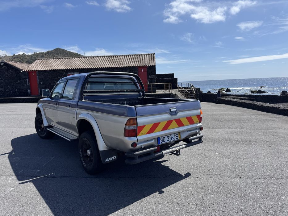 Mitsubishi L200 em bom estado
