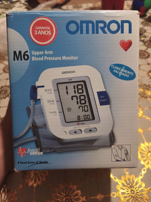 Medidor de tensão Arterial Omrom M6