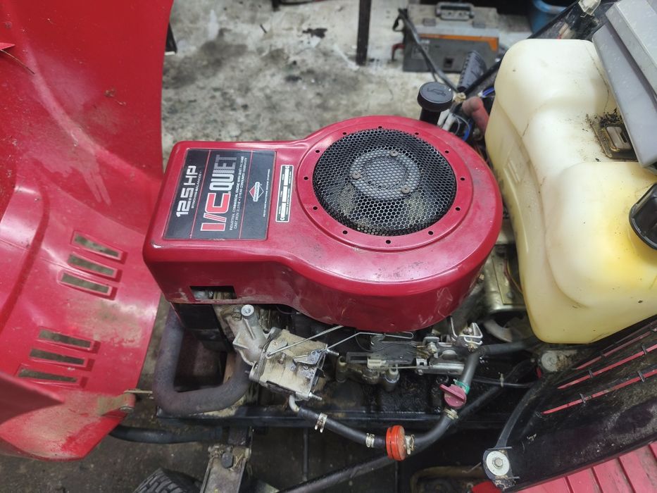 Silnik Briggs 12,5.   Tecumseh 11,5