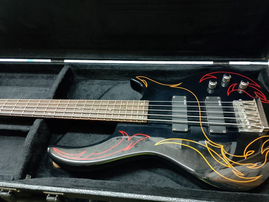Gitara basowa Dean 5