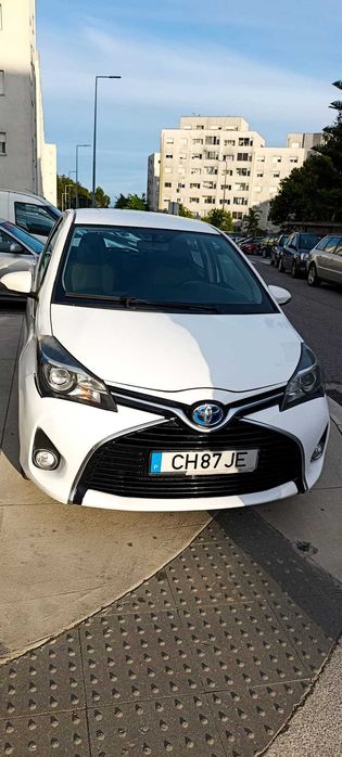 Toyota Yaris Hybrid 1.5 Comfort Navi à Venda