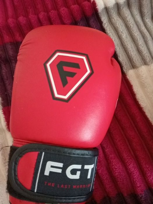 Продам боксерські перчатки