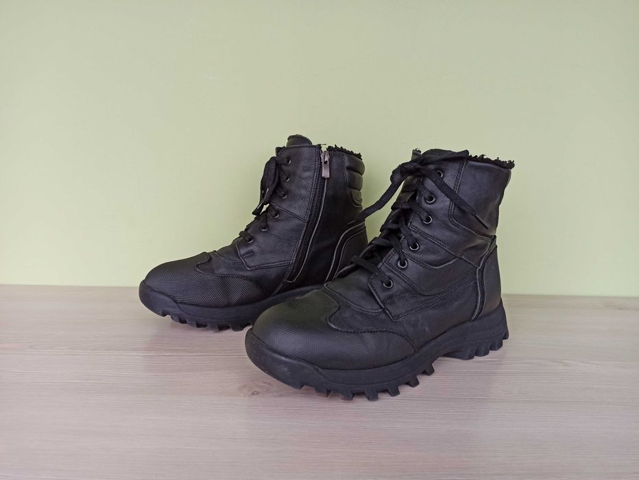 Зимние ботинки на овчине для мальчика 38 р 25см