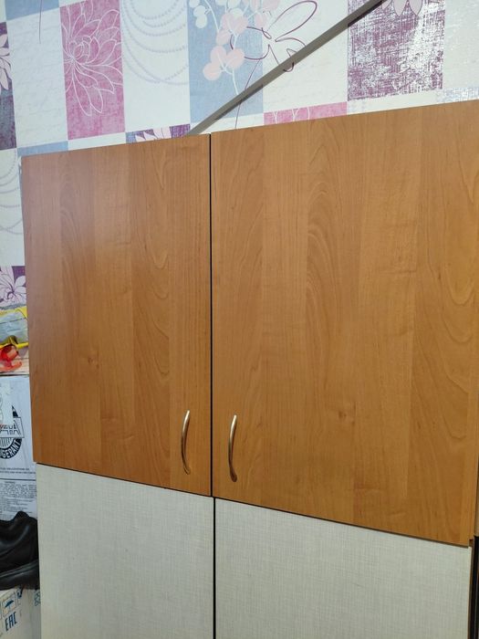 Кухонні тумбочки різні