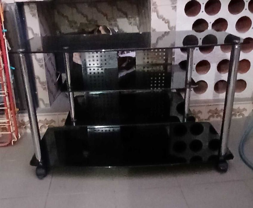 Mesa de vidro para televisão