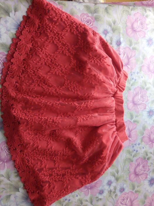 Śliczna elegancka malinowa spódniczka 122-128