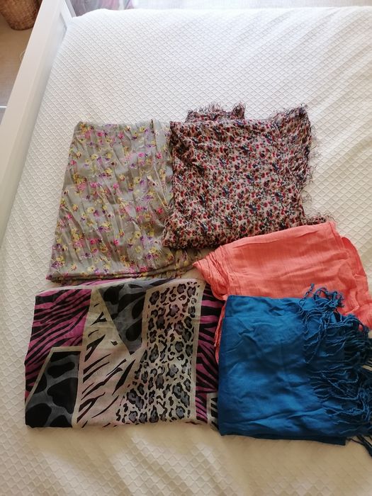 Lenços, cachecóis e golas