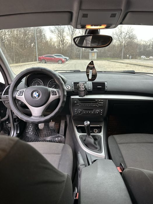 Продам BMW 1 Series E87