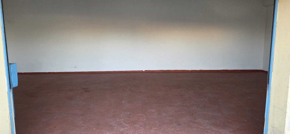Armazém 70m2 para Arrumos