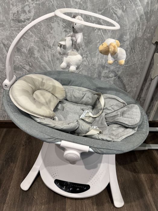 Продам крісло-гойдалку Carello adora