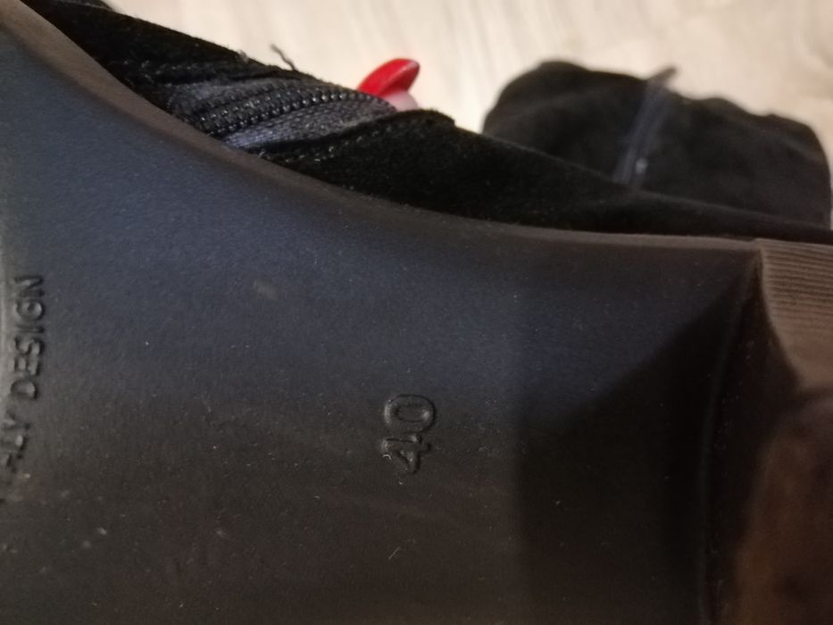 Сапожки, без дефектів, стан 4 із 5.всі питання в пп