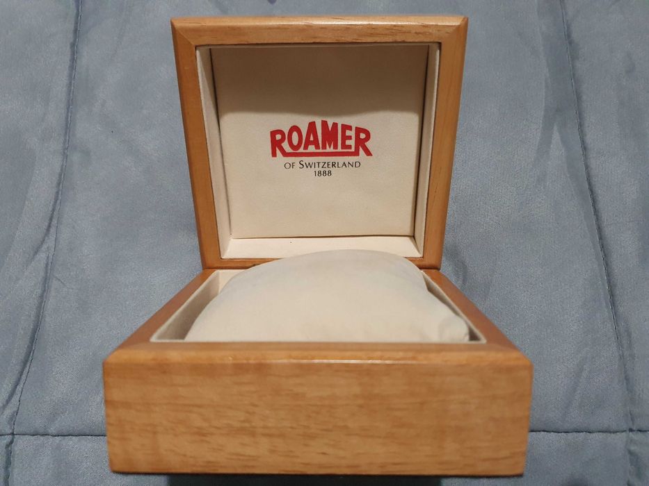 Caixa relõgio Roamer of Switzerland, em madeira - vintage