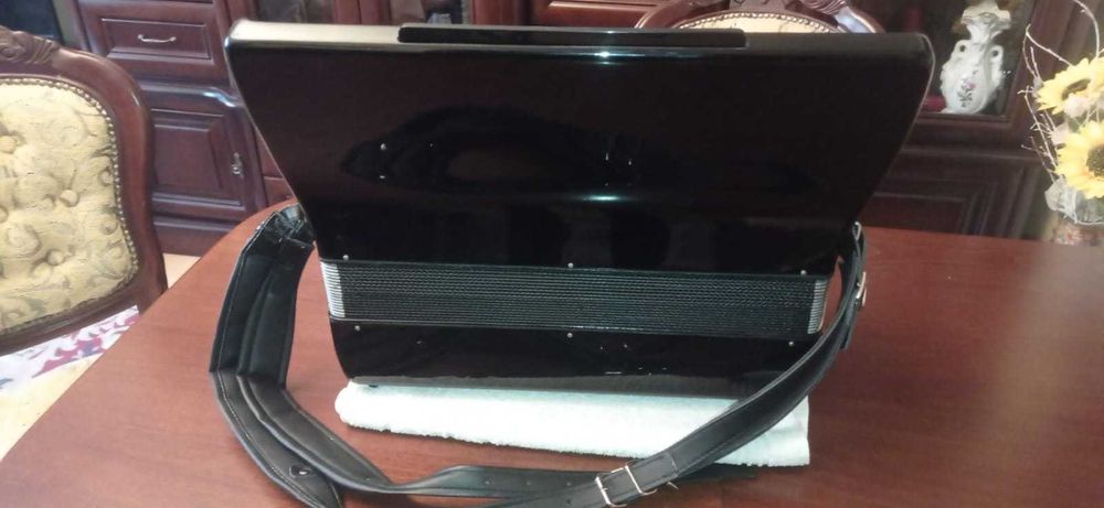 Akordeon 120 basów Verdi III N Hohner