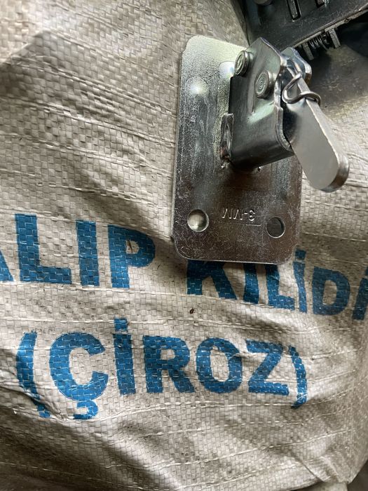 Чироз по 60 грн зажим пружинний