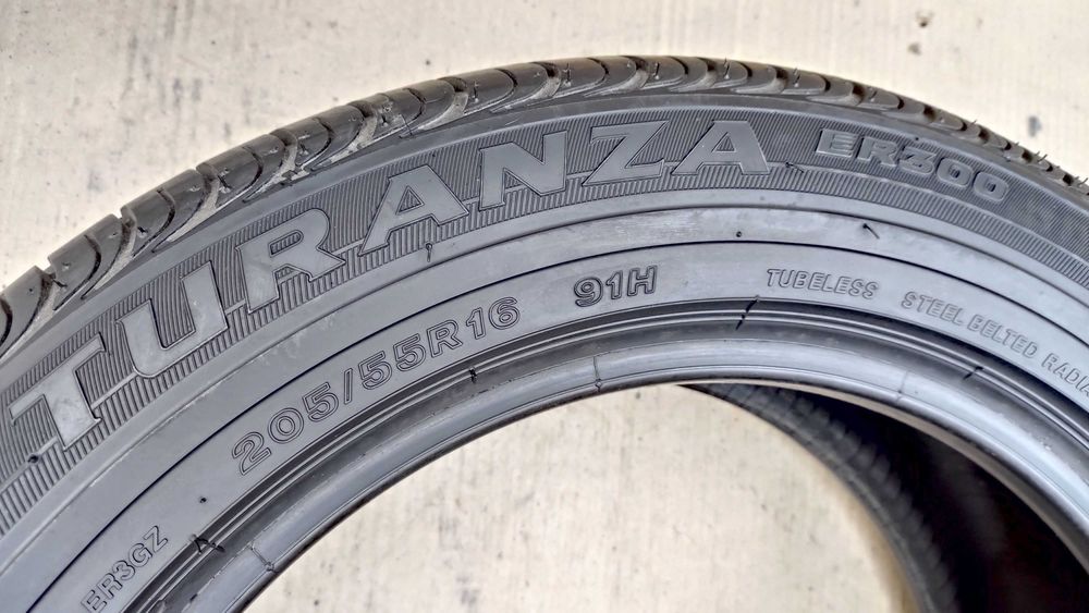 Шини 205/55R17.  Bridgestone. нові