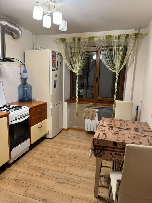 Продам 4х кімнатну квартиру
