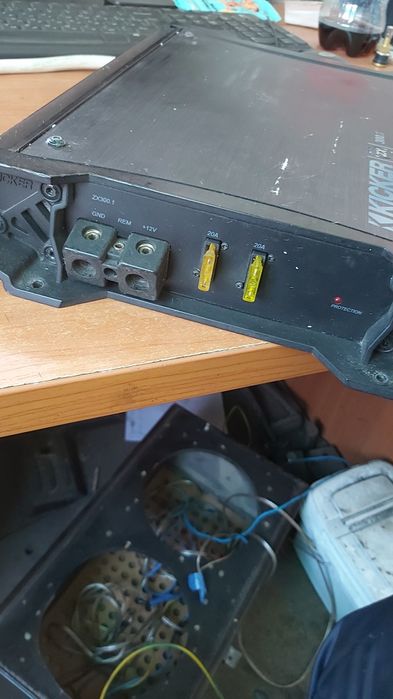 Усилитель моноблок Kicker 300.1