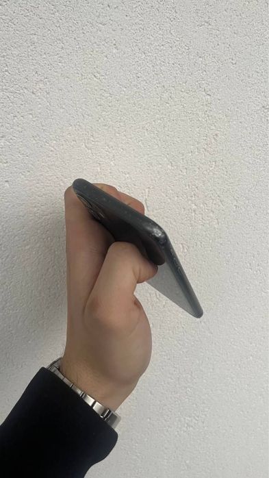 Продам айфон 11 128