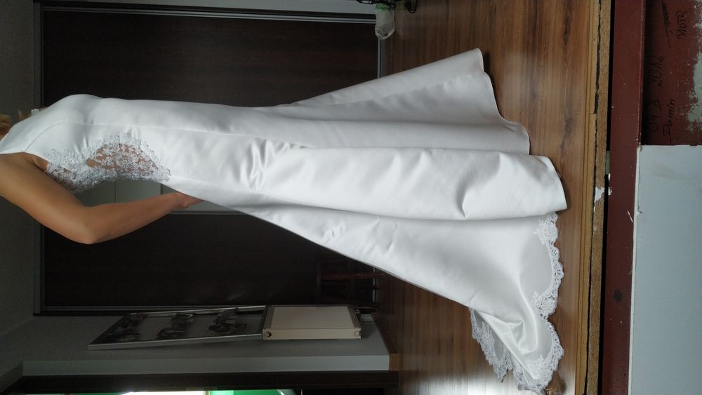 Elegancka suknia ślubna r. 36