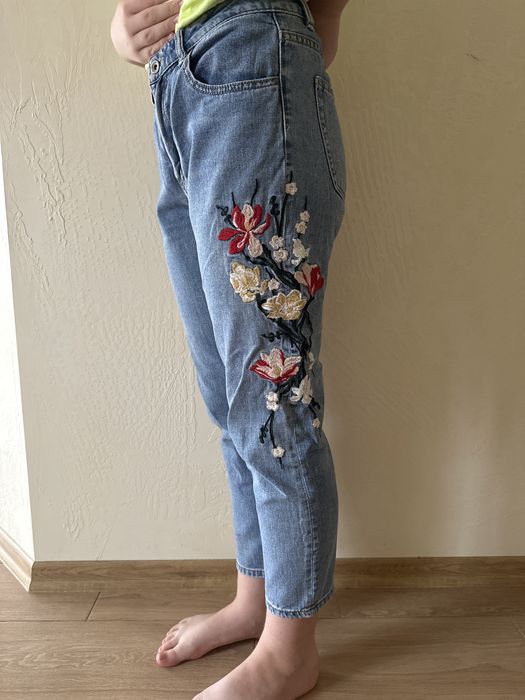 Бриджі з вишивкою