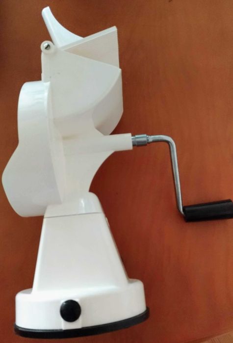 Máquina para picar, ralar ou moer (como nova)