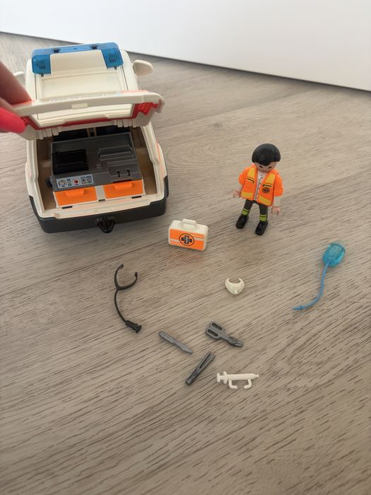 Playmobil 70050 samochód ratowniczy światło dźwięk