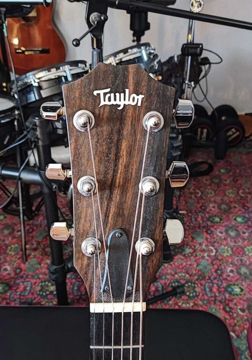 Guitarra Taylor 110e CANHOTO/ESQUERDINO - Como nova!