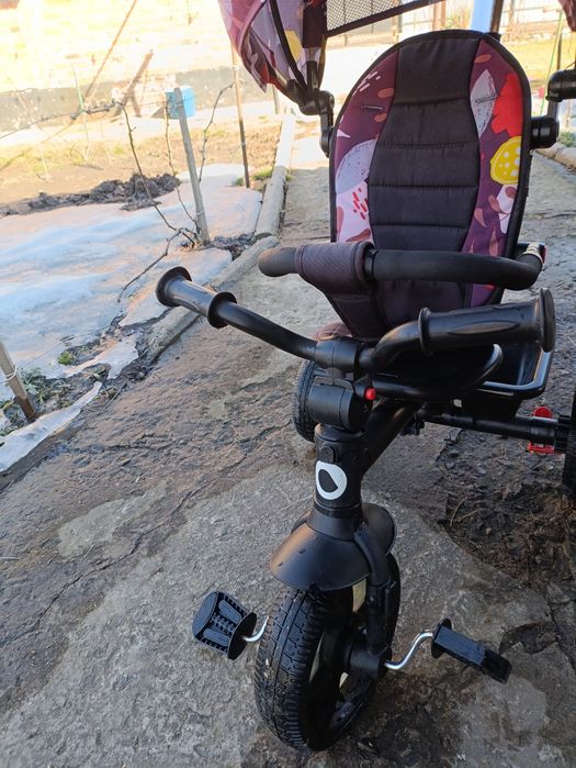 Дитячий триколісний велосипед