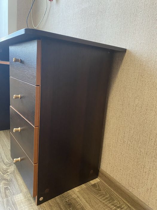 Стіл компʼютерний-письмовий